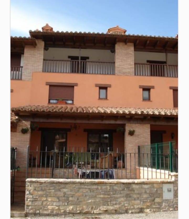 Rubielos de Mora, Teruel. Townhouse 4 hab. garaje