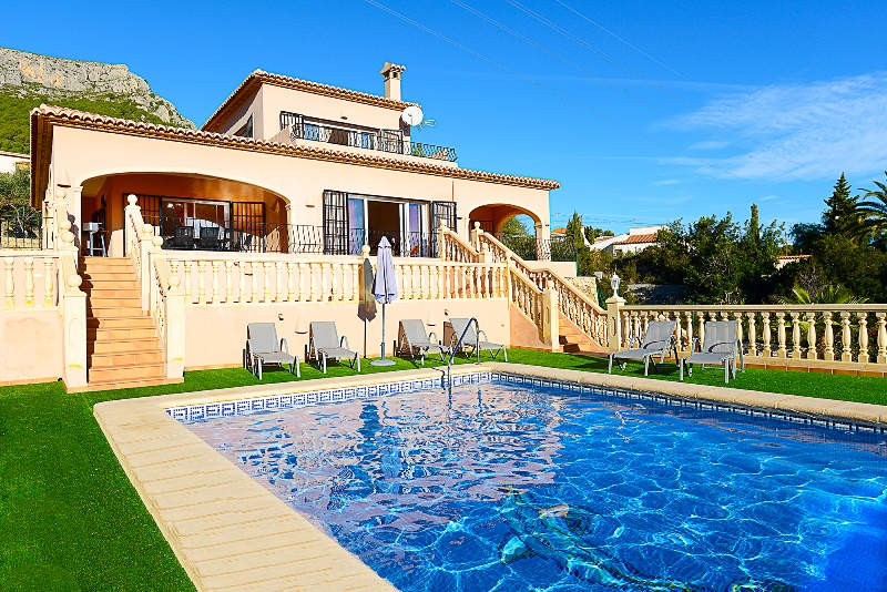 Calpe newly built 4 bed villa near beach